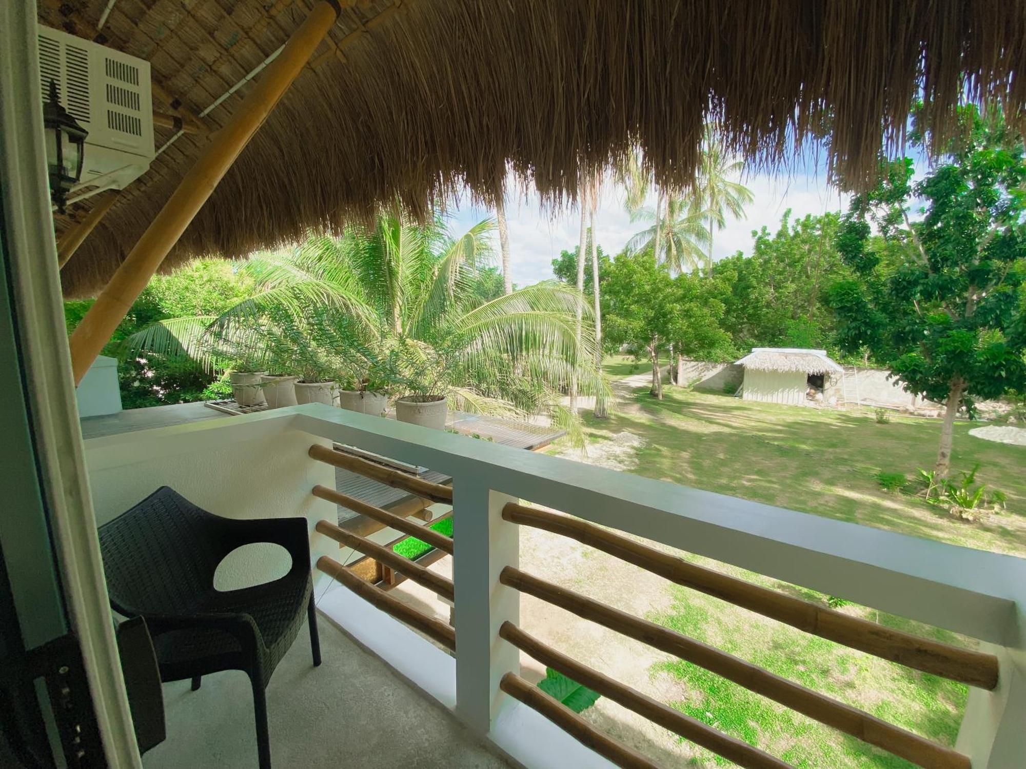 Avila'S Horizon Dive Resort Santander Ngoại thất bức ảnh
