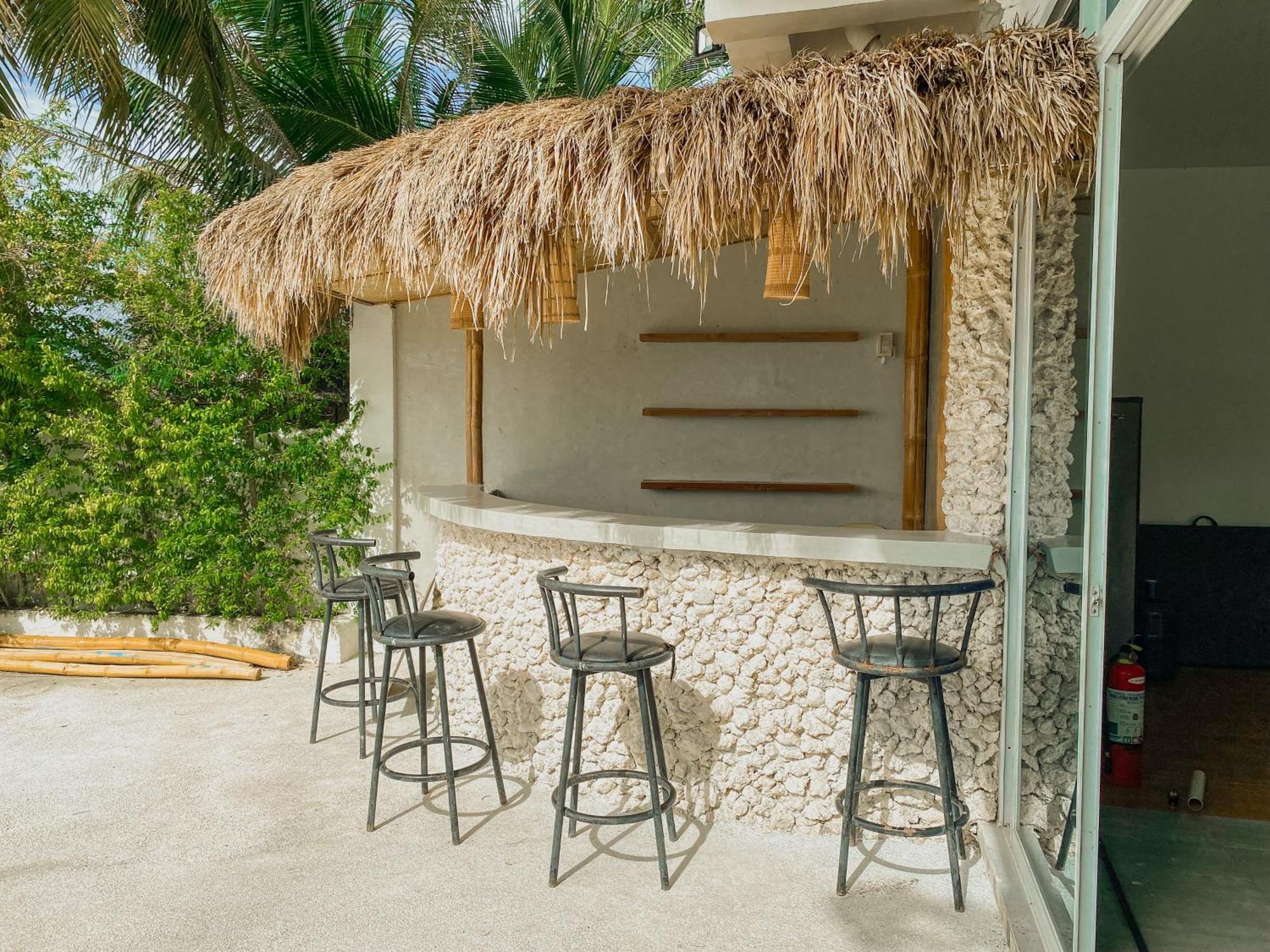 Avila'S Horizon Dive Resort Santander Ngoại thất bức ảnh