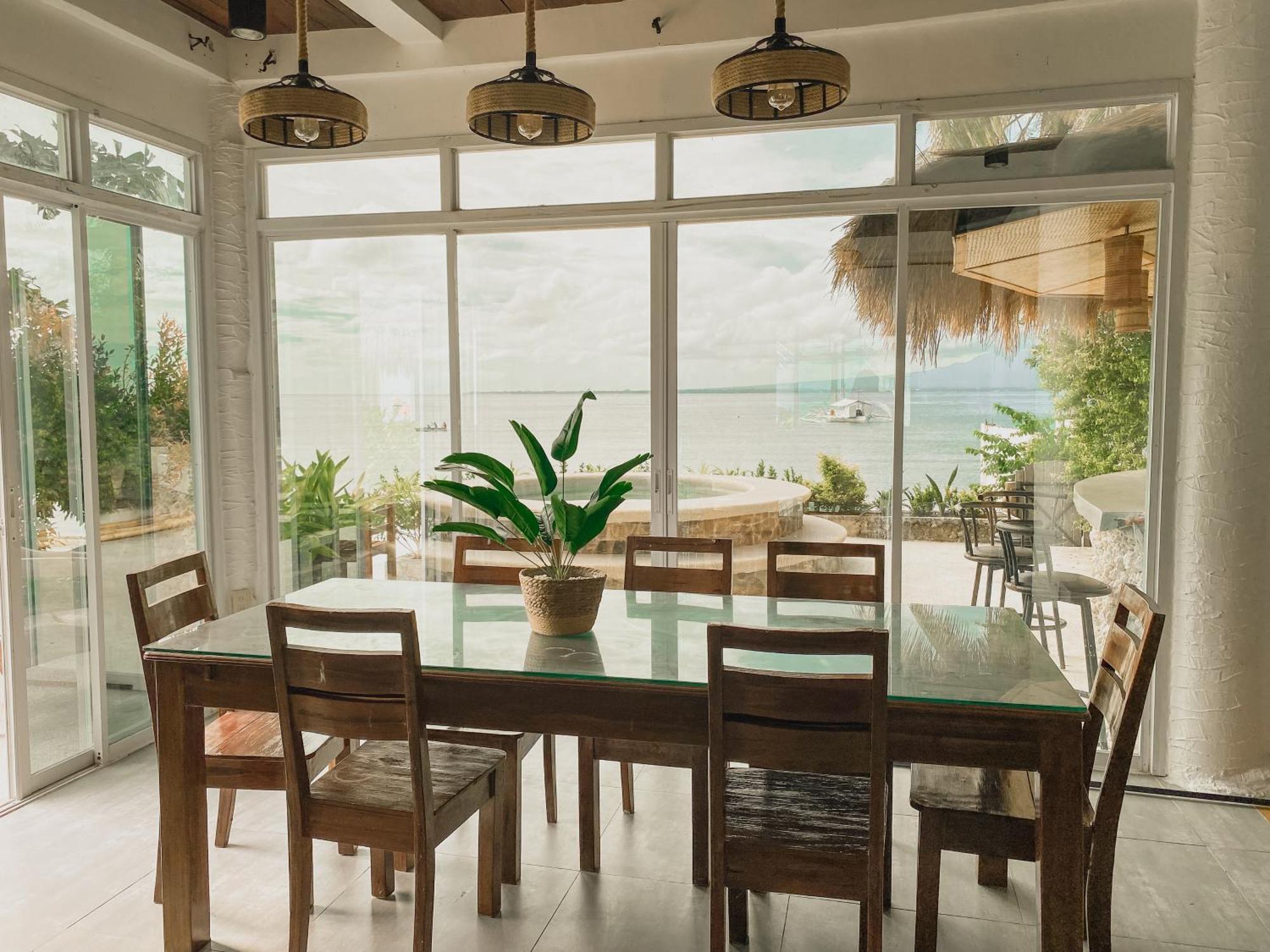Avila'S Horizon Dive Resort Santander Ngoại thất bức ảnh