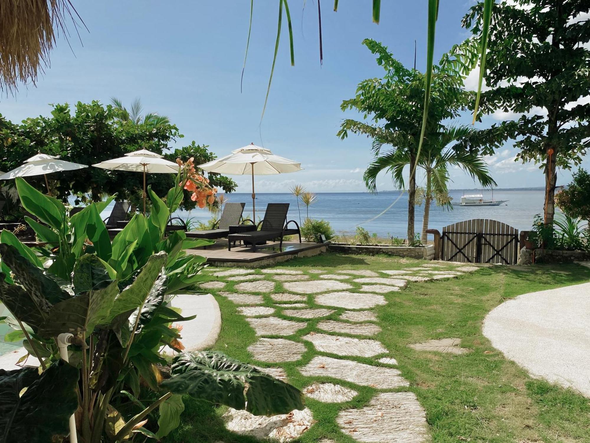 Avila'S Horizon Dive Resort Santander Ngoại thất bức ảnh