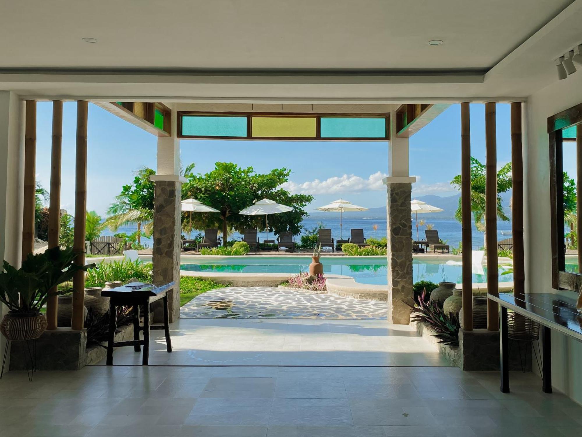 Avila'S Horizon Dive Resort Santander Ngoại thất bức ảnh